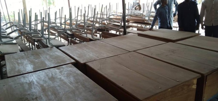 Kédougou/Éducation : le CD, dirigé par Mamadou S. Sow, livre aux écoles 150 tables bancs et 08 bureaux fabriqués par les élèves du lycée technique.