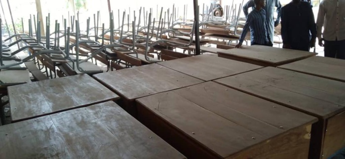Kédougou/Éducation : le CD, dirigé par Mamadou S. Sow, livre aux écoles 150 tables bancs et 08 bureaux fabriqués par les élèves du lycée technique. Kédougou/Éducation : le CD, dirigé par Mamadou S. Sow, livre aux écoles 150 tables bancs et 08 bureaux fabriqués par les élèves du lycée technique.