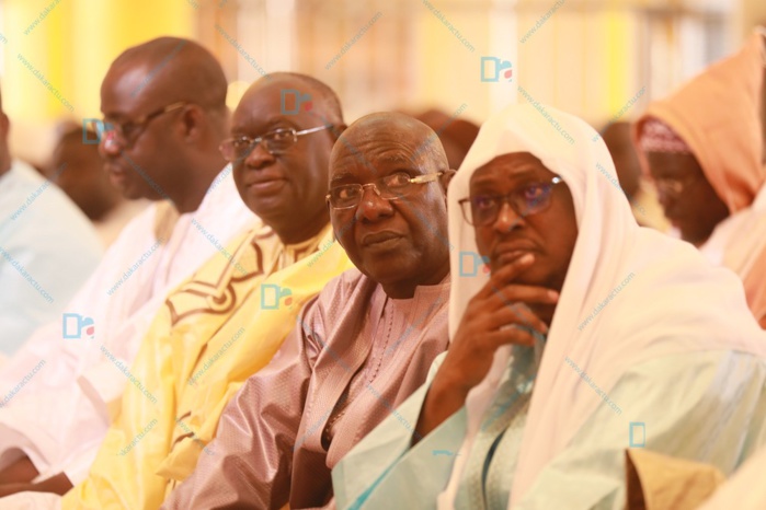 Korité 2023 : Les clichés des meilleurs moments de la prière à Massalikoul Djinane avec Youssou Ndour et Cie … (Photos)