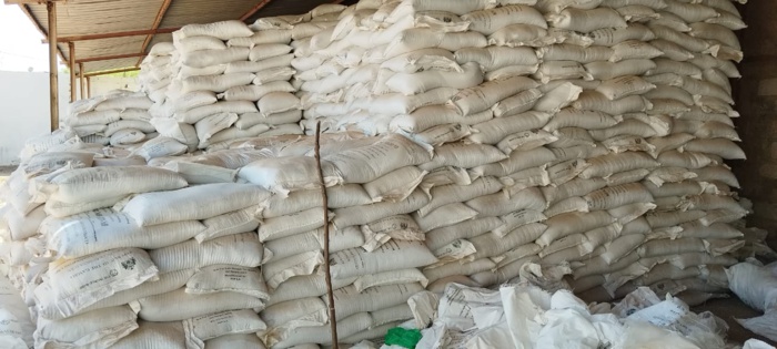 Kaolack / Mainlevée sur un total de 5.000 tonnes d'engrais : l'OCP-Sénégal reprend ses activités dans le Saloum et s'achemine vers une livraison en Gambie . Kaolack / Mainlevée sur un total de 5.000 tonnes d'engrais : l'OCP-Sénégal reprend ses activités dans le Saloum et s'achemine vers une livraison en Gambie .