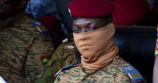 Ouagadougou condamne le massacre "ignoble" de civils tués par des hommes en tenue militaire