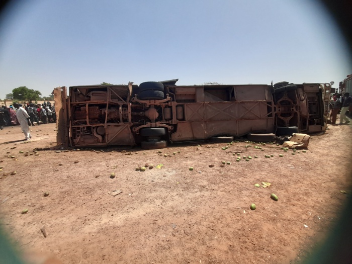 Accident sur la route de Kahone : 3 morts et 57 blessés (bilan provisoire). Accident sur la route de Kahone : 3 morts et 57 blessés (bilan provisoire).