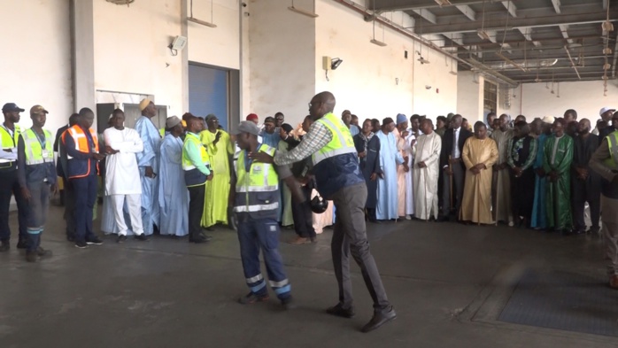 Autosuffisance en Viande : Le député et président de l'Union nationale des organisations d'éleveurs du Sénégal, Harona Gallo Bâ réceptionne 300 boeufs de race Guzera Autosuffisance en Viande : Le député et président de l'Union nationale des organisations d'éleveurs du Sénégal, Harona Gallo Bâ réceptionne 300 boeufs de race Guzera