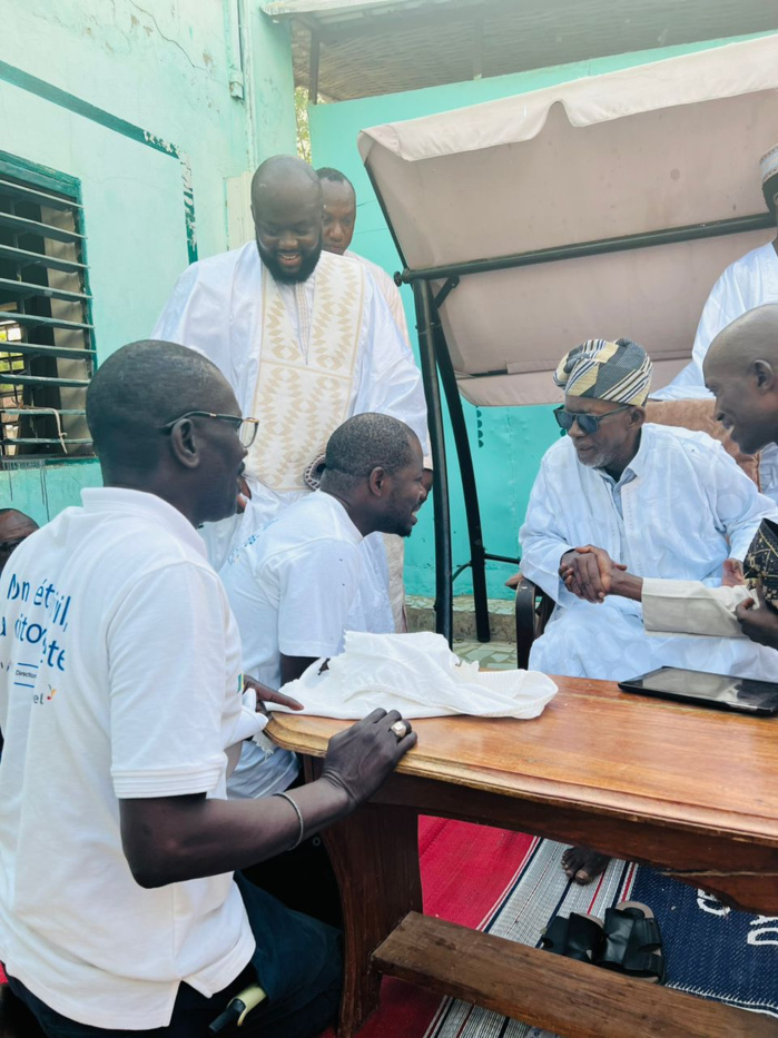 Kaolack / Caravane nationale de sensibilisation sur l’état civil : le cours magistral du Khalife de Médina Baye sur la citoyenneté, l’état civil et la démocratie. Kaolack / Caravane nationale de sensibilisation sur l’état civil : le cours magistral du Khalife de Médina Baye sur la citoyenneté, l’état civil et la démocratie.