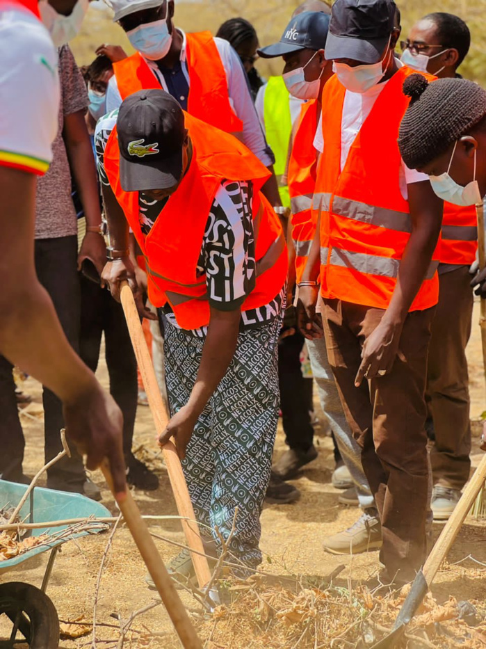 Mbao/Pèlerinage marial 2023 : Abdou K. Sall mobilise les jeunes pour nettoyer le  foyer de charité, lieu de départ des 20.000 marcheurs