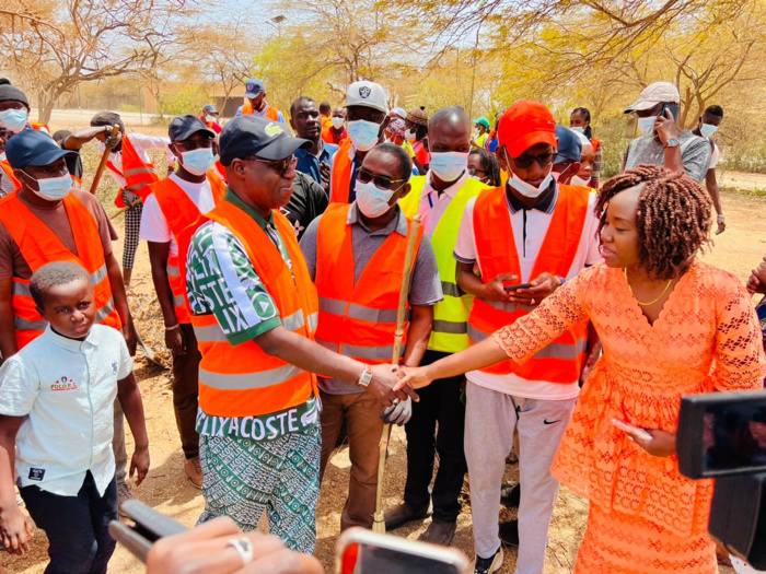Mbao/Pèlerinage marial 2023 : Abdou K. Sall mobilise les jeunes pour nettoyer le foyer de charité, lieu de départ des 20.000 marcheurs Mbao/Pèlerinage marial 2023 : Abdou K. Sall mobilise les jeunes pour nettoyer le foyer de charité, lieu de départ des 20.000 marcheurs