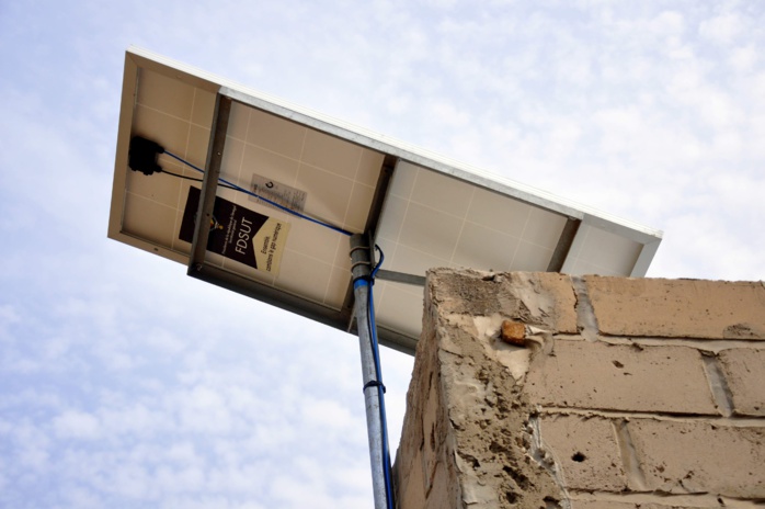 Les images du lancement d'un programme d’installation de stations solaires pour la recharge de portables à Ndiaganiao