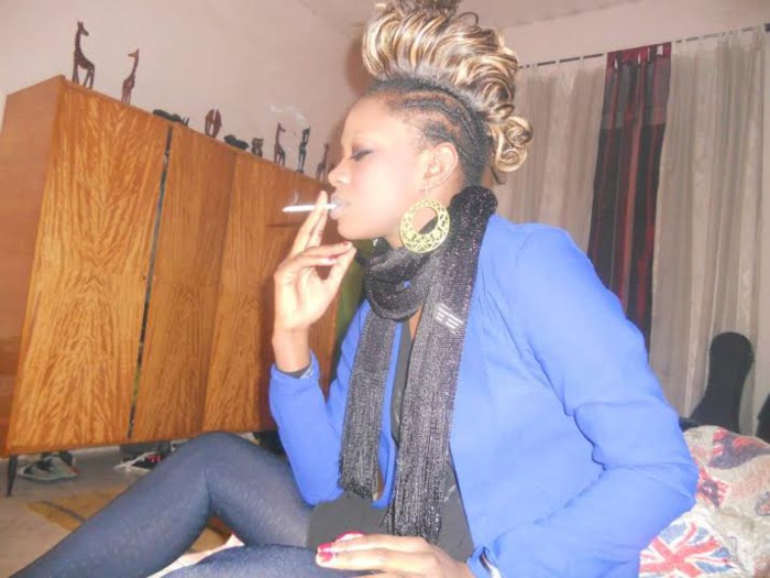 Encore Mame Diarra Guèye avec son...joint.