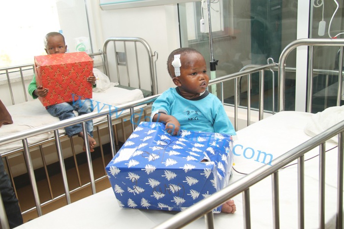 Noël 2014 : la BOA au chevet des enfants de l’hôpital de Diamniadio