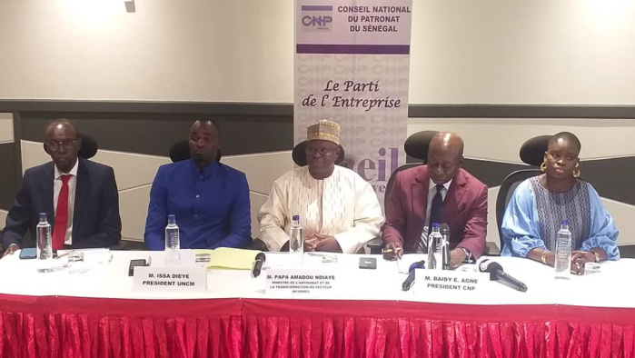 Made in Sénégal : le CNP et l’UNCM s’associent pour promouvoir le « savoir faire Sénégalais, produire Sénégalais et consommer Sénégalais » Made in Sénégal : le CNP et l’UNCM s’associent pour promouvoir le « savoir faire Sénégalais, produire Sénégalais et consommer Sénégalais »