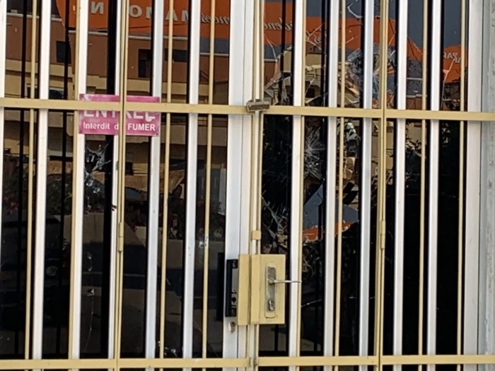 Violences politiques : La permanence du parti PRP de Déthié Fall saccagée par des personnes non encore identifiées. Violences politiques : La permanence du parti PRP de Déthié Fall saccagée par des personnes non encore identifiées.