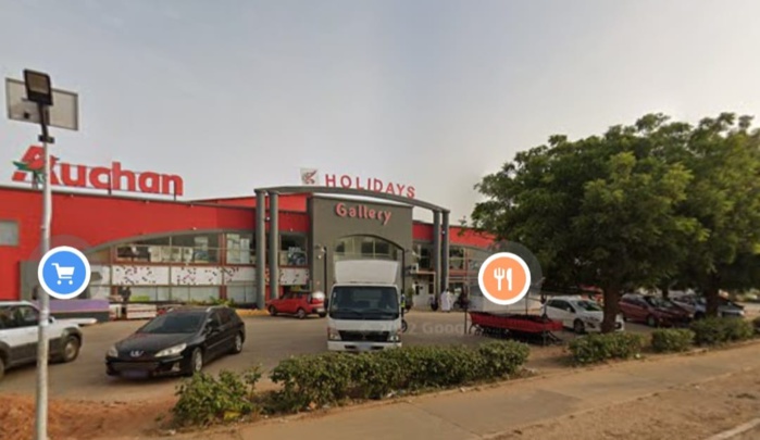 Saly/ Insolite : Comment Auchan essaye de se barricader en utilisant des conteneurs ( images)