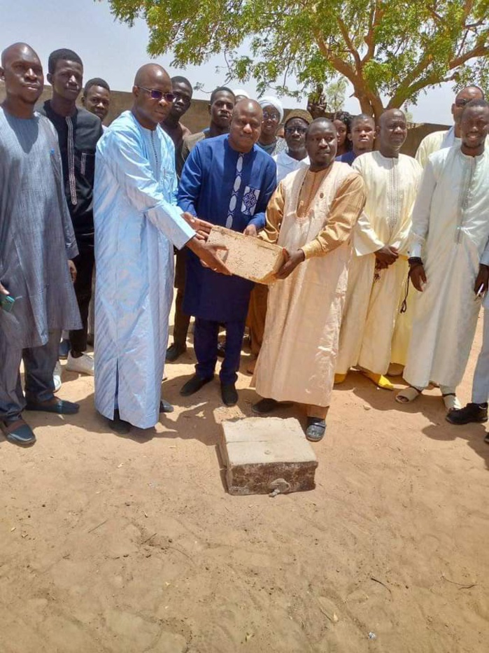 Construction d'un bloc administratif au lycée de Mbar : Le président du Conseil départemental de Gossas procède à la pose de la première pierre et promet... Construction d'un bloc administratif au lycée de Mbar : Le président du Conseil départemental de Gossas procède à la pose de la première pierre et promet...