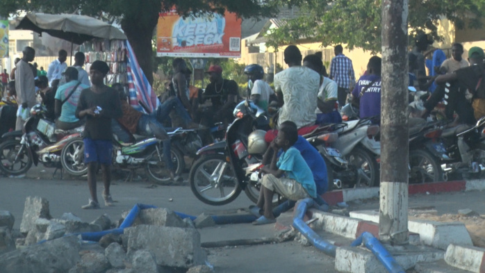 Après les violences, les Sénégalais à l'épreuve d'un monde avec internet réduit Après les violences, les Sénégalais à l'épreuve d'un monde avec internet réduit