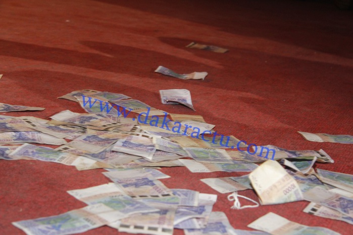 Soirée "Jakarlo" : une pluie de billets de banque à SORANO