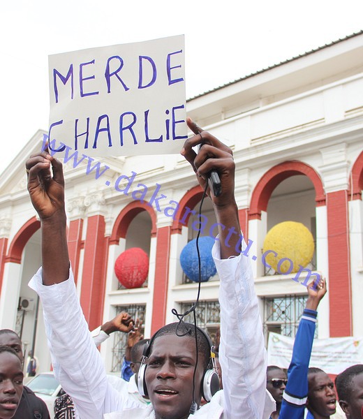 Les images de la marche contre "Charlie Hebdo" à la place de l'indépendance 