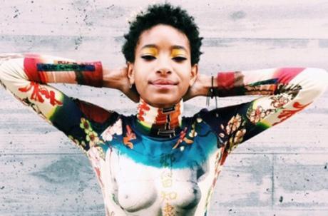 Willow Smith, 14 ans, pose "topless" et fait scandale