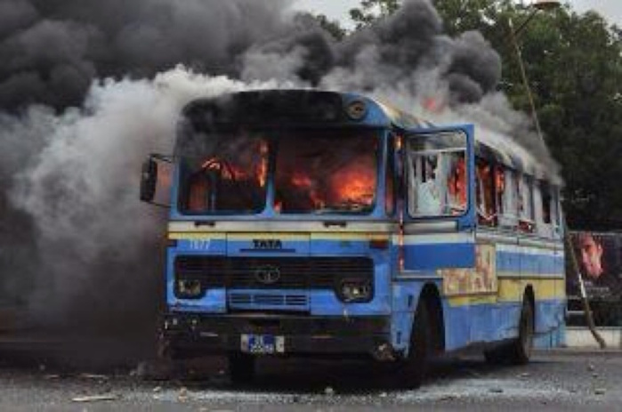 Cas du bus Dakar Dem Dikk calciné  : Retour sur les révélations graves de Cheikh Ba qui éclaboussent l'Ujtl et des pompistes d'Elton...