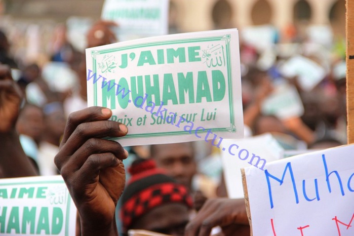 DAKAR : très forte mobilisation des islamistes contre "Charlie Hebdo" devant la grande mosquée