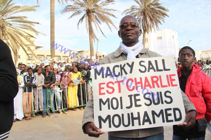 Mobilisation contre "Charlie Hebdo" : la guerre des mots