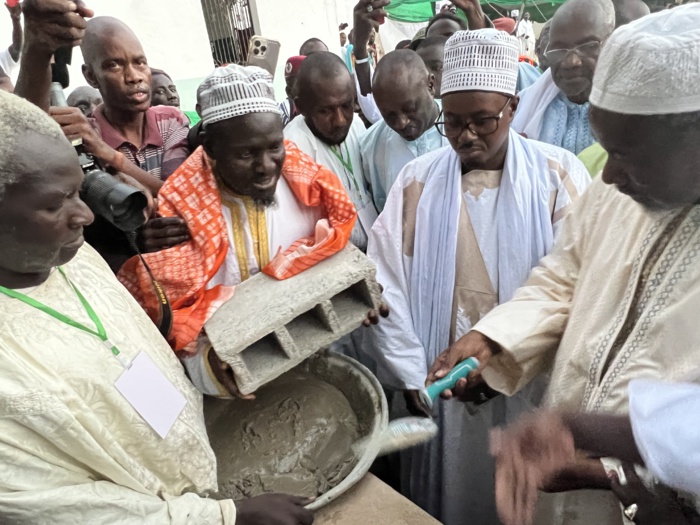 « Keur Serigne Touba » à Pikine : Serigne Bassirou Abdou Khadr pose la première pierre de la mosquée « Keur Serigne Touba » à Pikine : Serigne Bassirou Abdou Khadr pose la première pierre de la mosquée