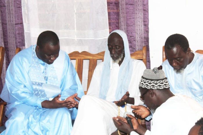 Ndiassane : Déthié Fall a présenté ses condoléances Ndiassane : Déthié Fall a présenté ses condoléances