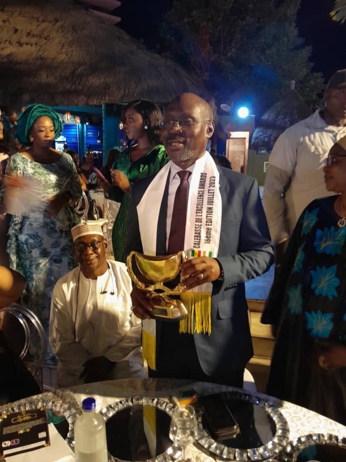 Calebasses de l'Excellence Awards / Samba Ndiaye distingué : " Une fois que les voies seront disponibles avec l'accompagnement des autorités étatiques...nous allons faire klaxonner le train". Calebasses de l'Excellence Awards / Samba Ndiaye distingué : " Une fois que les voies seront disponibles avec l'accompagnement des autorités étatiques...nous allons faire klaxonner le train".