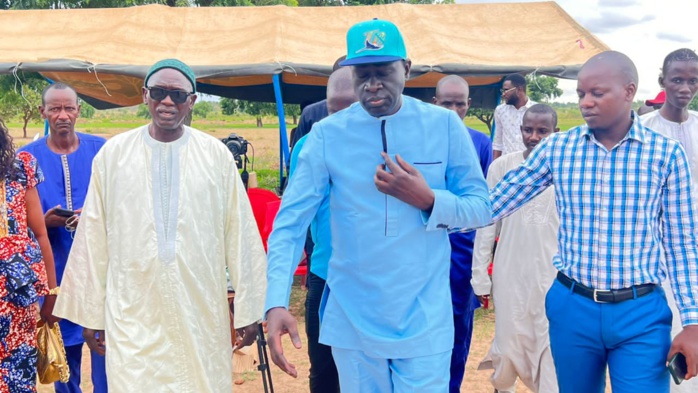 Ida Mouride / Parrain de la finale zonale : Mayacine Camara invite la jeunesse à être "des bâtisseurs de la paix et de la cohésion sociale." Ida Mouride / Parrain de la finale zonale : Mayacine Camara invite la jeunesse à être "des bâtisseurs de la paix et de la cohésion sociale."