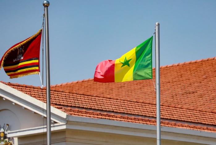 Visite officielle en Ouganda : Le président Macky Sall et son homologue Ougandais réaffirment "leur ferme engagement à renforcer davantage les bonnes relations entre les deux pays." Visite officielle en Ouganda : Le président Macky Sall et son homologue Ougandais réaffirment "leur ferme engagement à renforcer davantage les bonnes relations entre les deux pays."