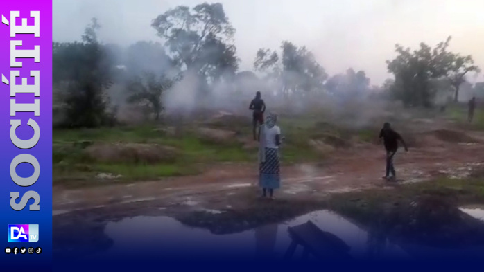 Kedougou/sondage de l’or à Tomboronkoto : les populations s’opposent aux FDS, deux cases incendiées par des grenades Kedougou/sondage de l’or à Tomboronkoto : les populations s’opposent aux FDS, deux cases incendiées par des grenades