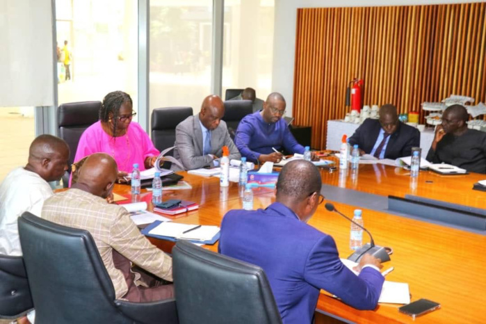 Rencontre sectorielle avec les élus de Kédougou : “Il reste énormément de choses à faire… Nous sommes soucieux de vos préoccupations!” (MITTD) Rencontre sectorielle avec les élus de Kédougou : “Il reste énormément de choses à faire… Nous sommes soucieux de vos préoccupations!” (MITTD)