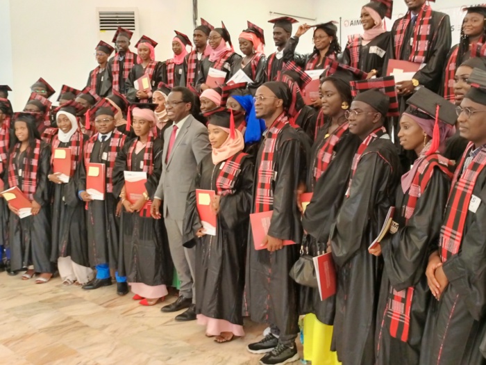 Mbour / Cérémonie de remise des diplômes des lauréats de la 12e promotion de l'AIMS : "Comment peut-on comprendre sur 75.000 bacheliers qu'il y ait moins de 10% de bacheliers en maths, en S1 et en S2?" (Dr Serigne Guèye Diop, chercheur) Mbour / Cérémonie de remise des diplômes des lauréats de la 12e promotion de l'AIMS : "Comment peut-on comprendre sur 75.000 bacheliers qu'il y ait moins de 10% de bacheliers en maths, en S1 et en S2?" (Dr Serigne Guèye Diop, chercheur)