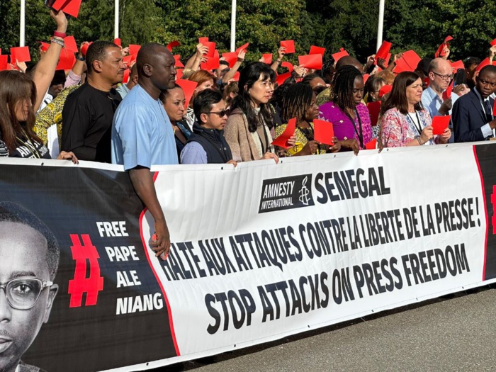 En assemblée à Bruxelles : les dirigeants d’Amnesty International demandent la libération de Pape Alé Niang. En assemblée à Bruxelles : les dirigeants d’Amnesty International demandent la libération de Pape Alé Niang.