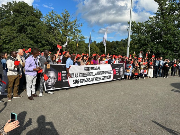 En assemblée à Bruxelles : les dirigeants d’Amnesty International demandent la libération de Pape Alé Niang. En assemblée à Bruxelles : les dirigeants d’Amnesty International demandent la libération de Pape Alé Niang.