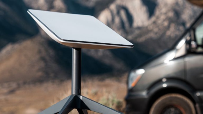 Fourniture illégale d’accès à l’Internet et commercialisation irrégulière de terminaux STARLINK au Sénégal: cinq (05) individus de la société d'Elon Musk pris en flagrant délit ont été arrêtés Fourniture illégale d’accès à l’Internet et commercialisation irrégulière de terminaux STARLINK au Sénégal: cinq (05) individus de la société d'Elon Musk pris en flagrant délit ont été arrêtés