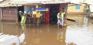 Guinée: trois morts dont un enfant dans des inondations à Conakry