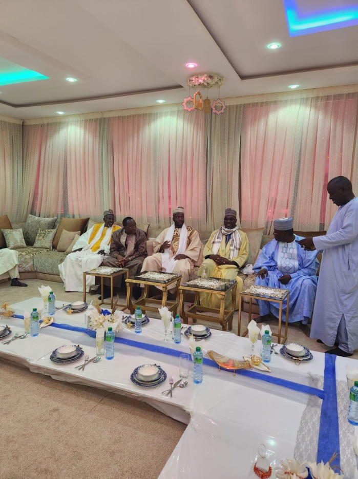 Magal de Touba : Le Khalife de Médina Baye dépêche une délégation dans la ville sainte et apporte sa contribution au Khalife Serigne Mountakha Bassirou Mbacké Magal de Touba : Le Khalife de Médina Baye dépêche une délégation dans la ville sainte et apporte sa contribution au Khalife Serigne Mountakha Bassirou Mbacké