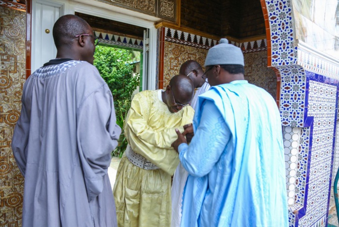 Visite à Touba : Le Khalife général des mourides a prié pour Mamadou Kassé de la SICAP SA Visite à Touba : Le Khalife général des mourides a prié pour Mamadou Kassé de la SICAP SA
