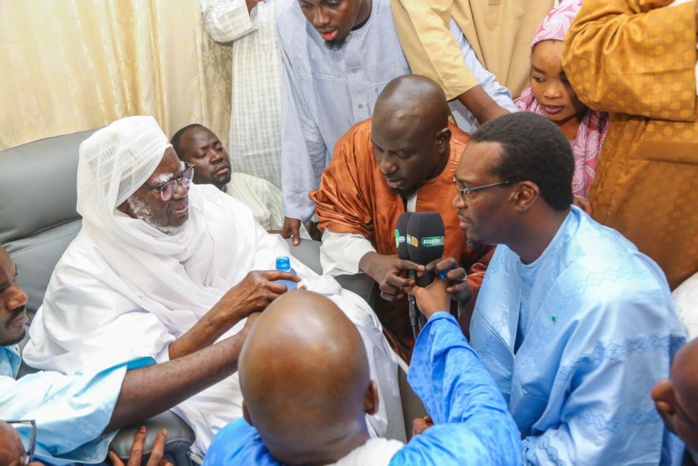 Visite à Touba : Le Khalife général des mourides a prié pour Mamadou Kassé de la SICAP SA Visite à Touba : Le Khalife général des mourides a prié pour Mamadou Kassé de la SICAP SA