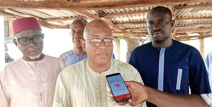 Saraya / Équipement de la grande mosquée de Khossanto : le DG de DDD, Ousmane Sylla, offre 100 m2 de tapis. Saraya / Équipement de la grande mosquée de Khossanto : le DG de DDD, Ousmane Sylla, offre 100 m2 de tapis.