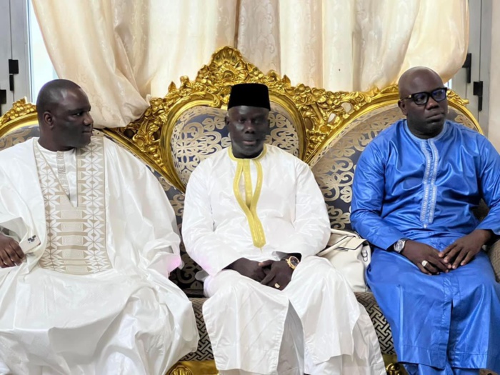 Magal de Touba: Une délégation de Yewwi Askan Wi reçue par le khalife Magal de Touba: Une délégation de Yewwi Askan Wi reçue par le khalife