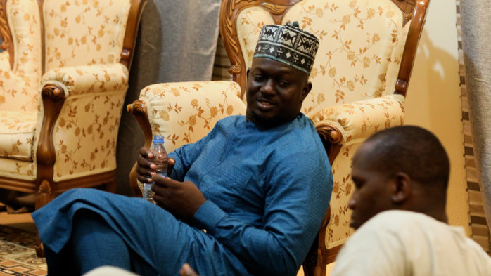 Ziar à Gouy Mbind : Aziz Ndiaye et son frère Baye Ndiaye chaleureusement reçus par Serigne Bassirou Mbacke Khadim Awa Bâ Ziar à Gouy Mbind : Aziz Ndiaye et son frère Baye Ndiaye chaleureusement reçus par Serigne Bassirou Mbacke Khadim Awa Bâ