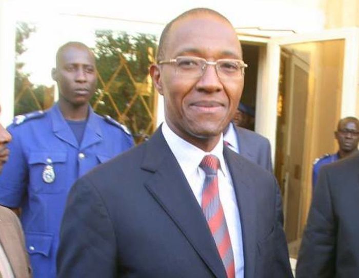L’ex premier ministre, Mr Abdoul M’baye invité à Louga, par une militante démissionnaire de l’APR
