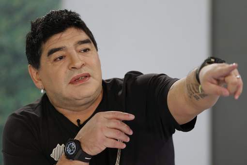 Maradona ou "Mamadona"?