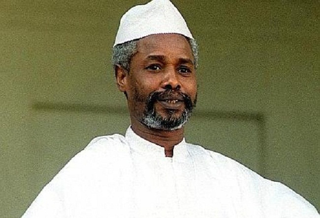 Communiqué défense de Habré relatif aux sorties de Mbacké FALL, Procureur général des CAE et de Sidiki KABA, Ministre de la justice du Sénégal.