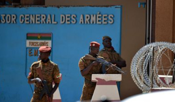 Le Burkina expulse l'attaché militaire français accusé d'"activités subversives" Le Burkina expulse l'attaché militaire français accusé d'"activités subversives"
