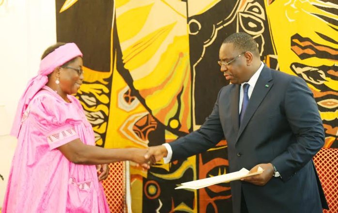 Lettres de Créance de Madame Trudie Amulungu, Ambassadeur de la République de Namibie au Sénégal