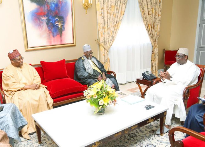 Le président Macky Sall  a reçu le Khalife général de Médina Baye, El Hadj Cheikh Ahmed Tidiane Ibrahima Niasse