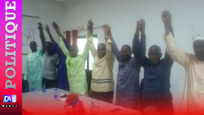 DIOULACOLON (Kolda) : les leaders de BBY derrière le choix de Macky Sall et votent Amadou Ba... DIOULACOLON (Kolda) : les leaders de BBY derrière le choix de Macky Sall et votent Amadou Ba...