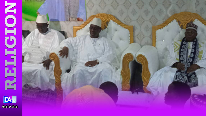 Le PR Macky Sall à Léona Niassène : « Tous les projets entamés dans la cité seront complétés avant l’anniversaire de la Ziarra au mois de février. » Le PR Macky Sall à Léona Niassène : « Tous les projets entamés dans la cité seront complétés avant l’anniversaire de la Ziarra au mois de février. »